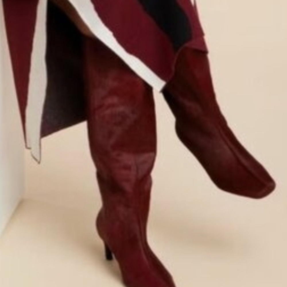 Elegant Burgundy Knee-High Boots